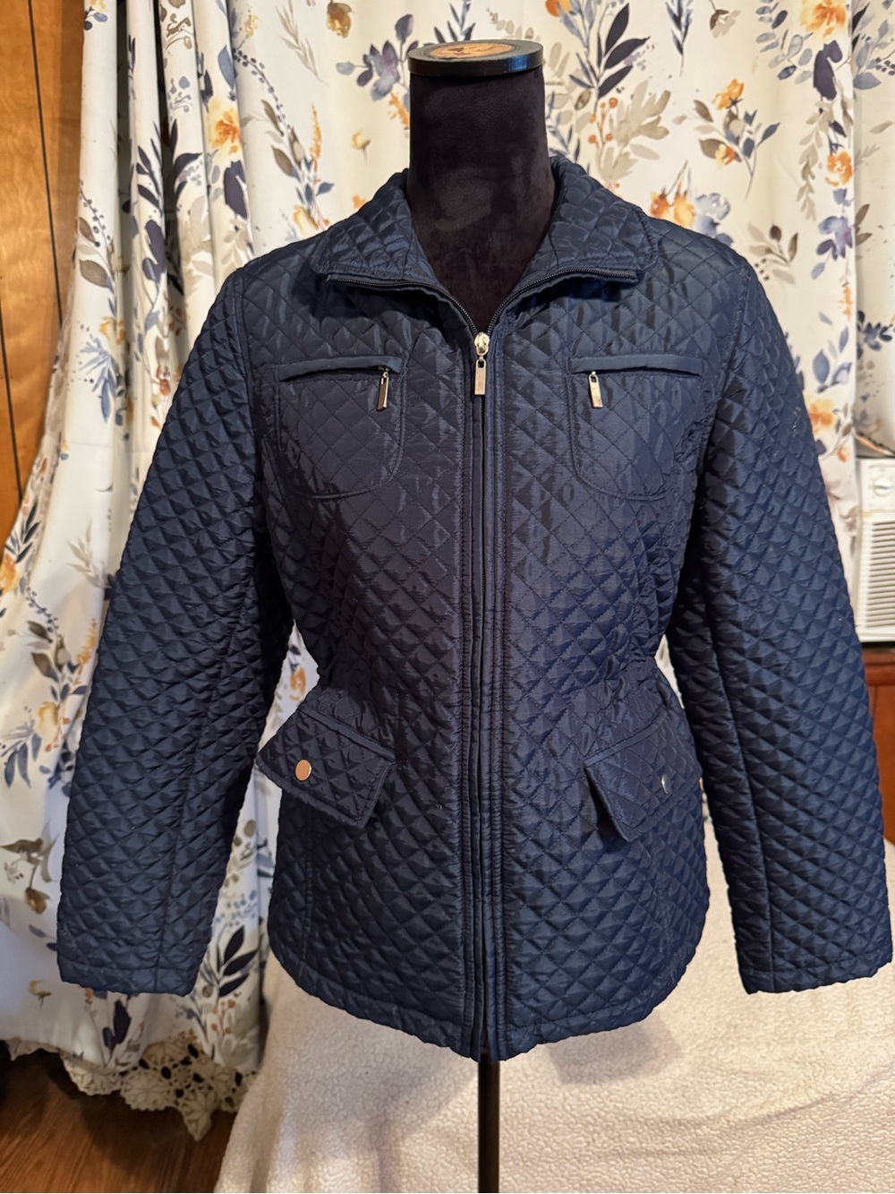 Ladies White Stag Quilted Navy Zip-Up Puffer Jacket Size Small B 1